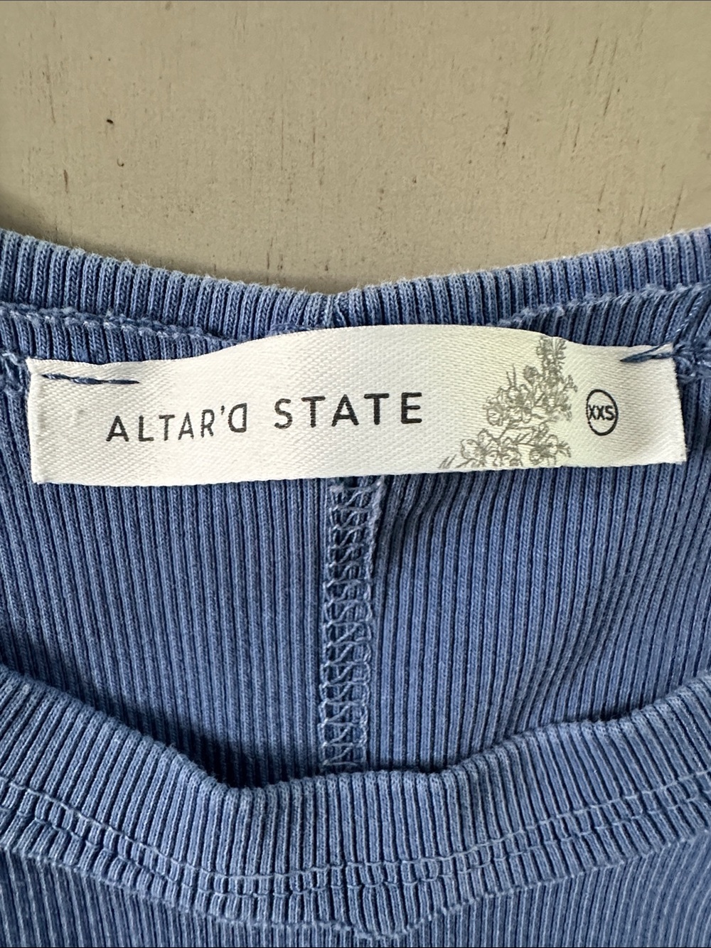 Altar'd State Blue Ribbed Long Sleeve Top Seam Back - XXS - Like New - Picture 2 of 4